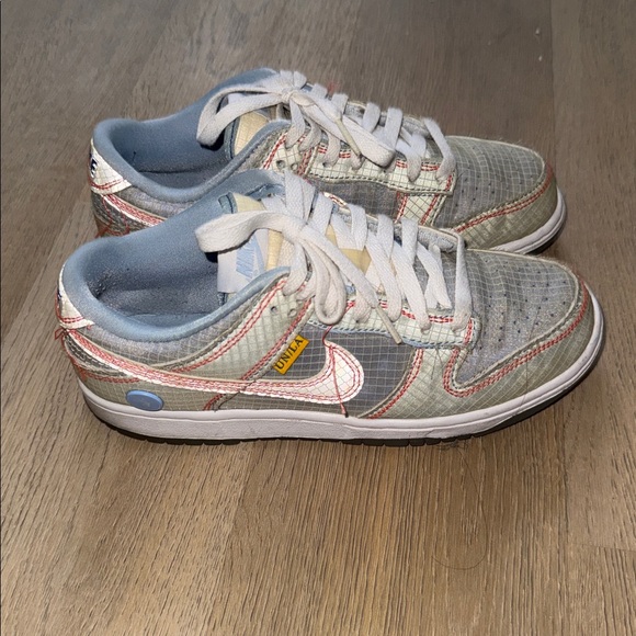 Nike Dunks - Picture 3 of 5